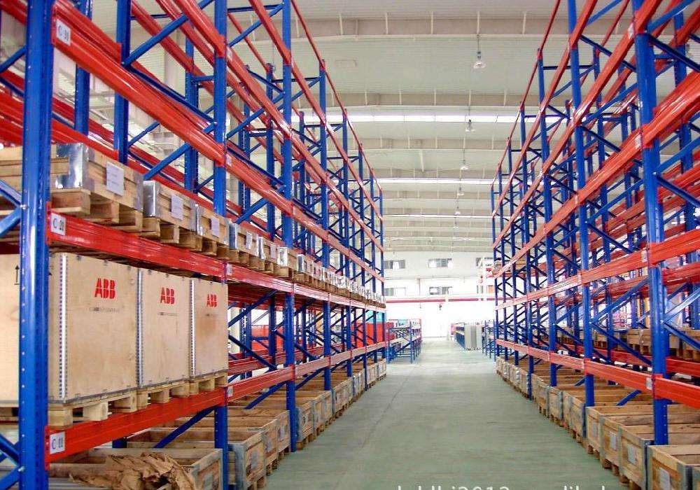 托盤(pán)式倉(cāng)儲(chǔ)貨架案例